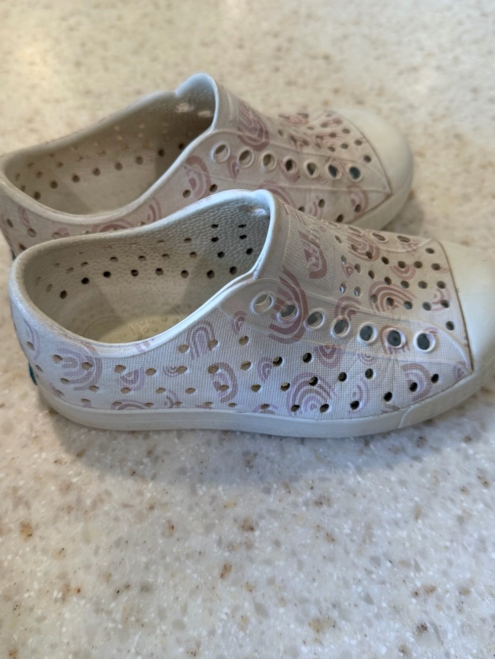 Native Kids Lightweight Slip-On Sneakers in Pale Pink Swirl